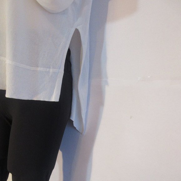 Aritzia Wilfred Top Asymmetrical Women's Relaxed Fit White Long Sleeves medium - Picture 3 of 8